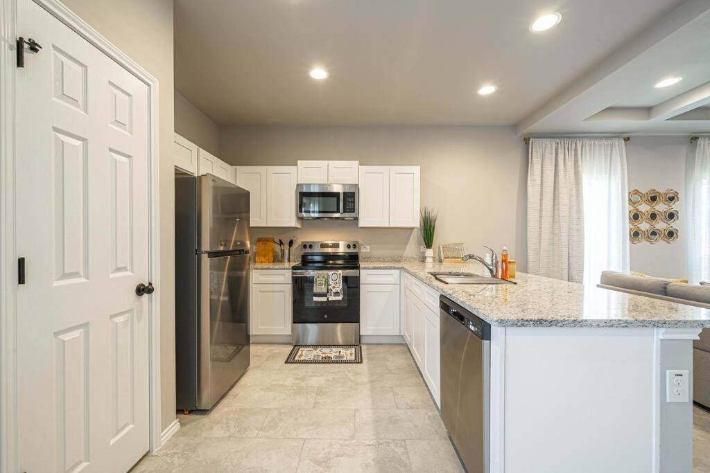 Gorgeous, Brand New 3 Bedrooms Home- Built 2024, Near Seaworld & Lackland Afb 圣安东尼奥 外观 照片