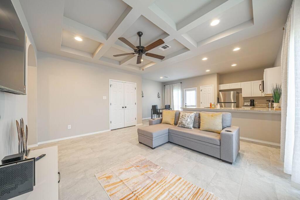 Gorgeous, Brand New 3 Bedrooms Home- Built 2024, Near Seaworld & Lackland Afb 圣安东尼奥 外观 照片