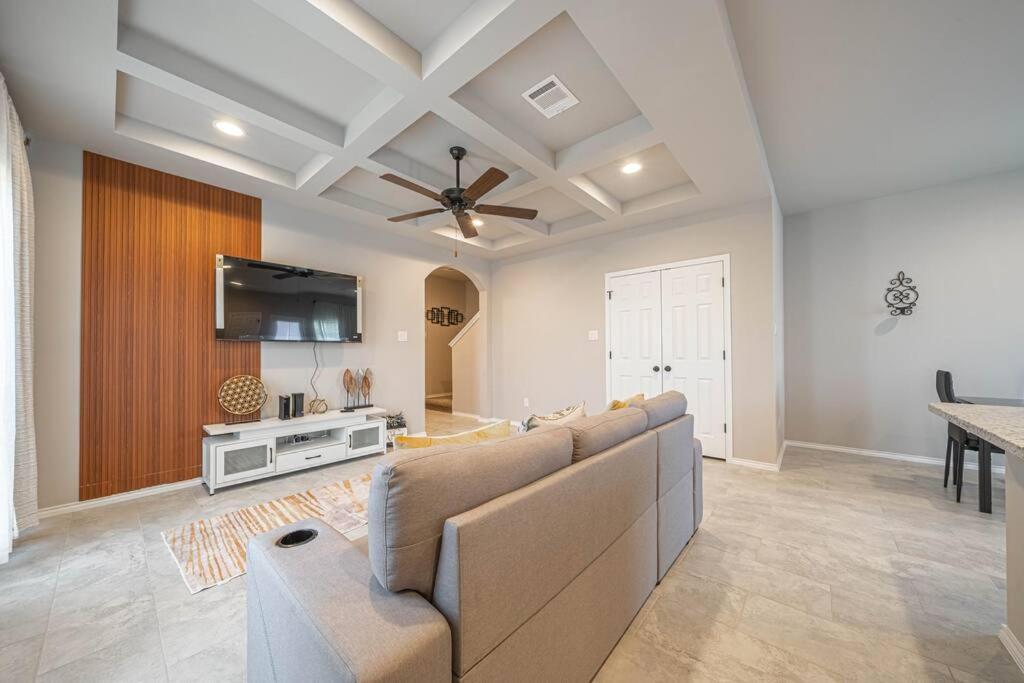 Gorgeous, Brand New 3 Bedrooms Home- Built 2024, Near Seaworld & Lackland Afb 圣安东尼奥 外观 照片