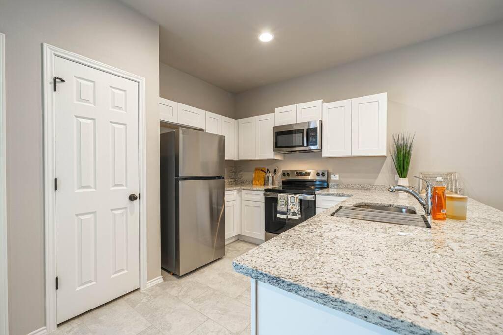 Gorgeous, Brand New 3 Bedrooms Home- Built 2024, Near Seaworld & Lackland Afb 圣安东尼奥 外观 照片