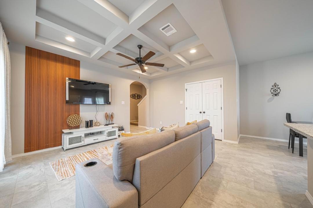 Gorgeous, Brand New 3 Bedrooms Home- Built 2024, Near Seaworld & Lackland Afb 圣安东尼奥 外观 照片