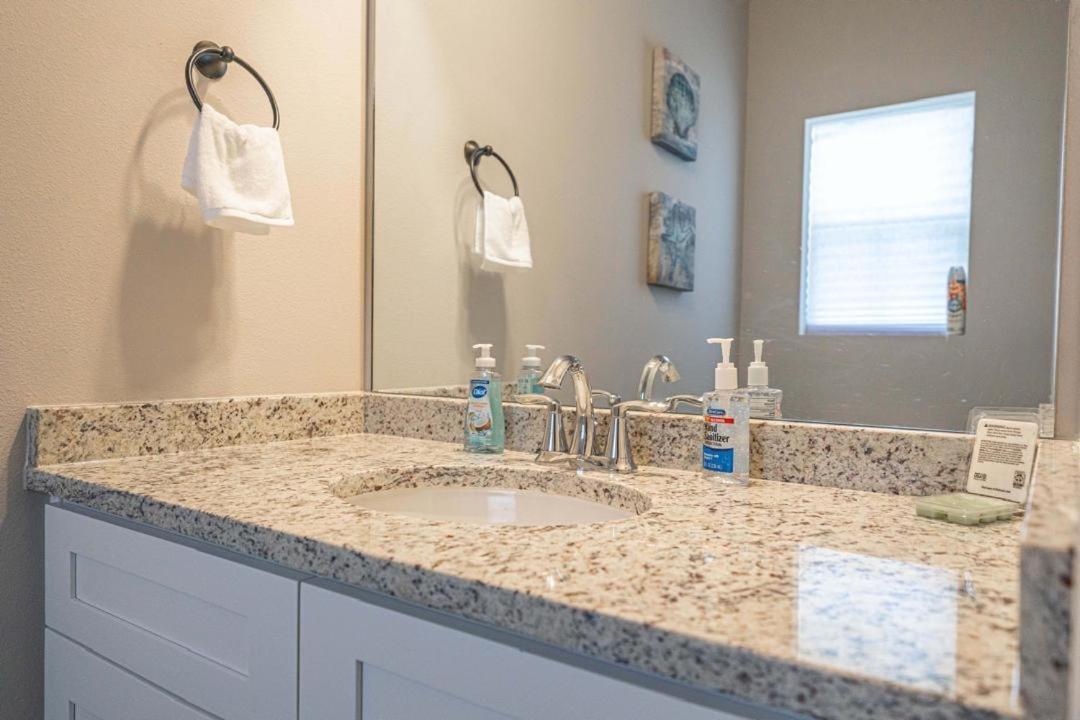 Gorgeous, Brand New 3 Bedrooms Home- Built 2024, Near Seaworld & Lackland Afb 圣安东尼奥 外观 照片